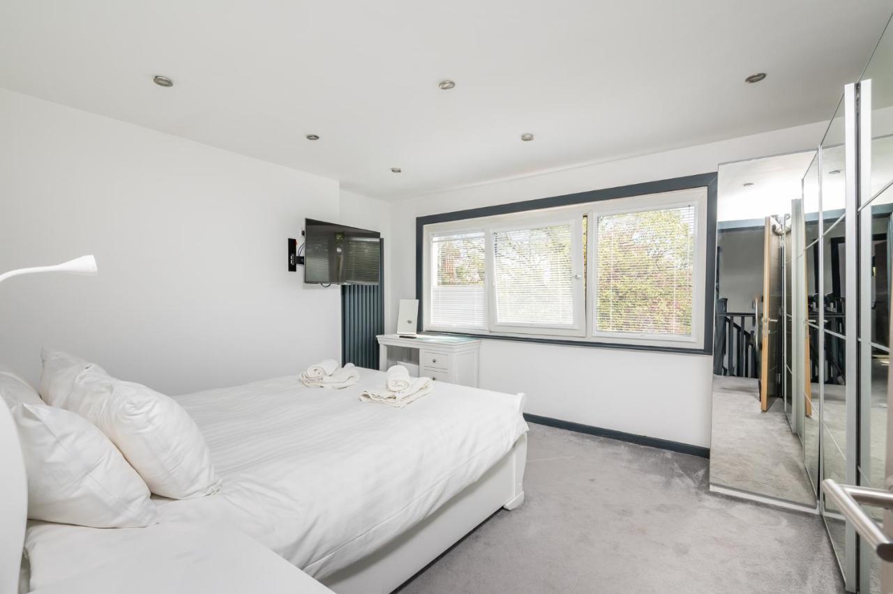 Modern Duplex Apt With 75 Inch Tv I Pass The Keys York Eksteriør billede